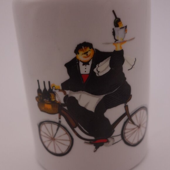 Oneida "Chefs to Go" Salt & Pepper Set featuring a Chef and a Waiter on Bicycle - Picture 4 of 13